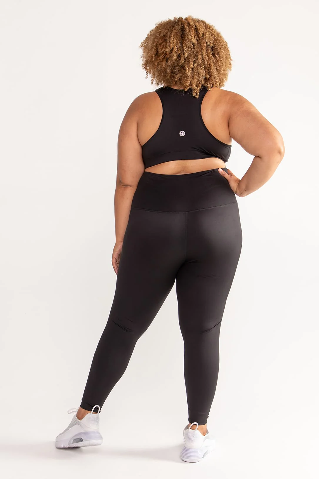 Essential High-Waist Move Legging - Black - Image 10
