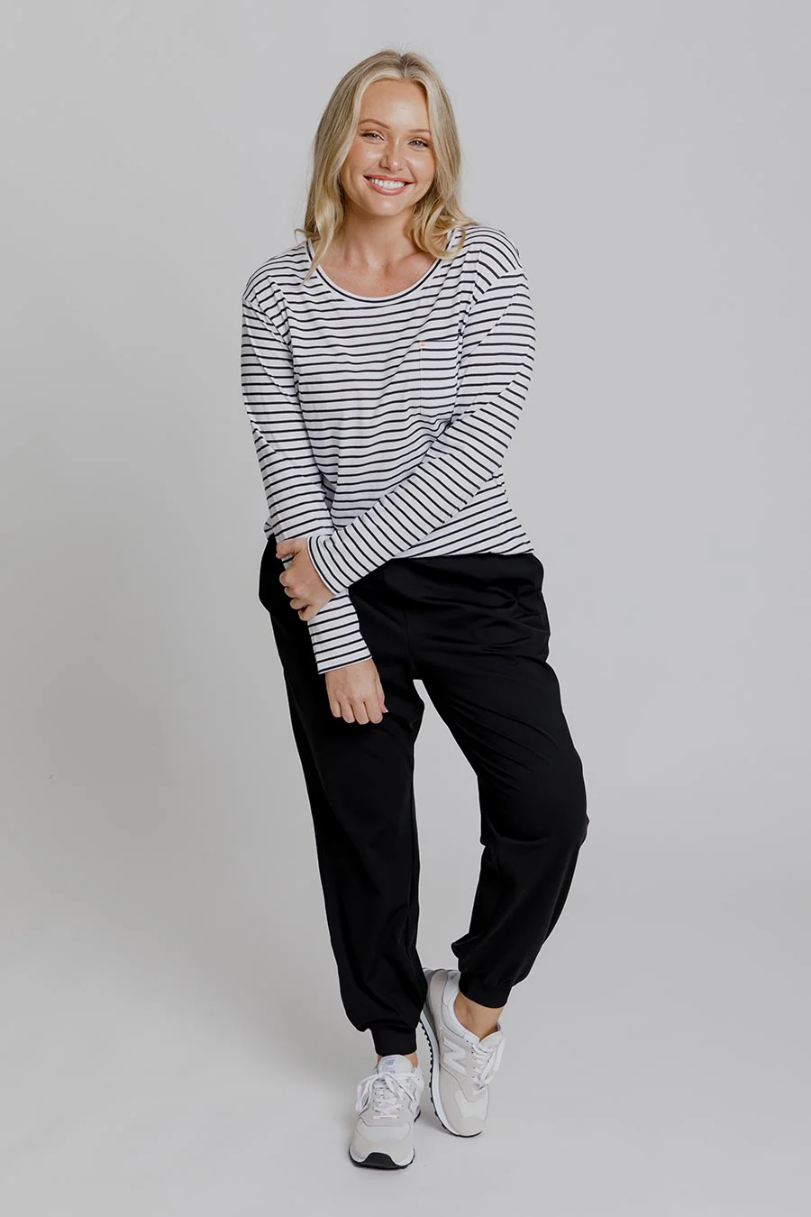 Smart Jogger - Black - Image 7