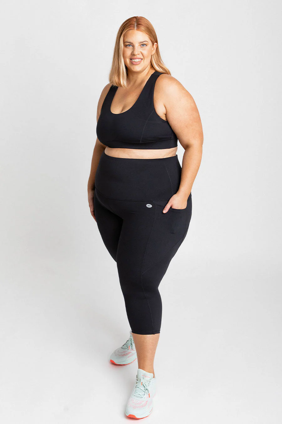 Training Pocket Move 3/4 Length Legging - Black - Image 12