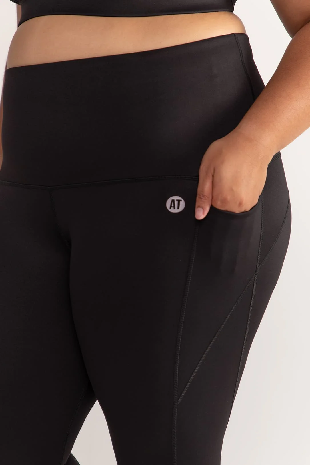Training Pocket Move 3/4 Length Legging - Black - Image 5