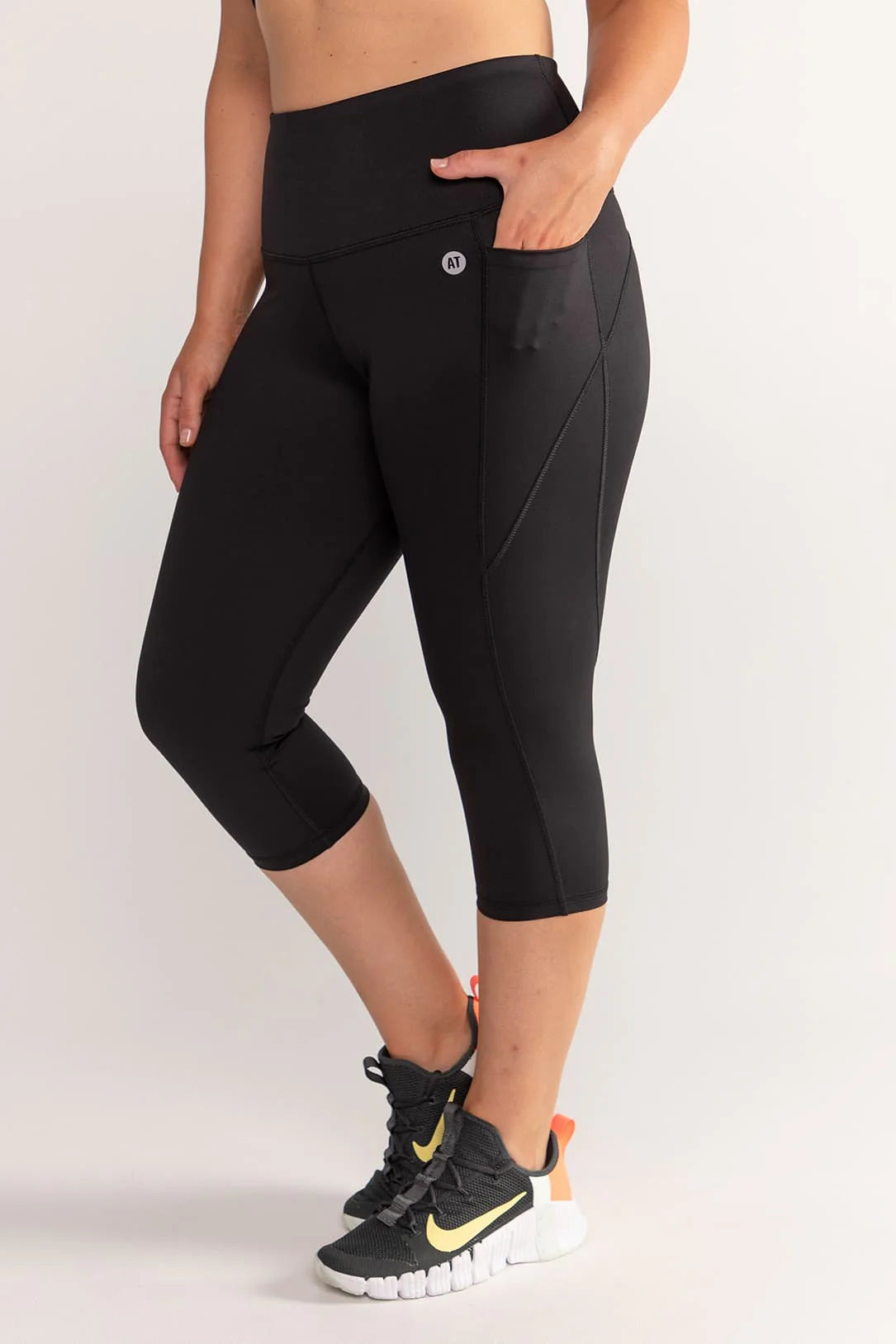 Training Pocket Move 3/4 Length Legging - Black - Image 8