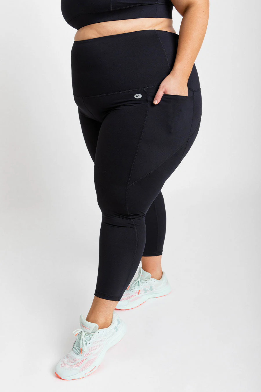 Training Pocket Move 7/8 Legging - Black - Image 12