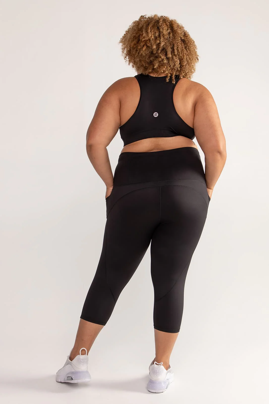 Training Pocket Move 7/8 Legging - Black - Image 8